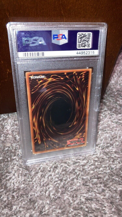 Yu-Gi-Oh! Blue Eyes White Dragon LOB-001 1st Edition PSA 9